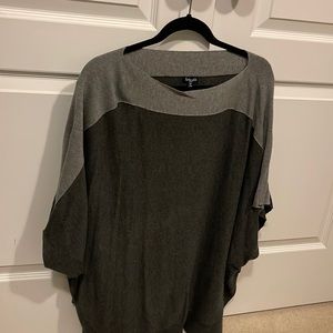 Splendid gray sweater cape/poncho. Short sleeve. xs/s